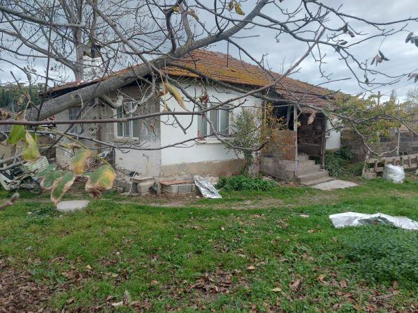 Bursa ��beyli'de 2200 m� Dev bah�eli Sat�l�k K�y Evi